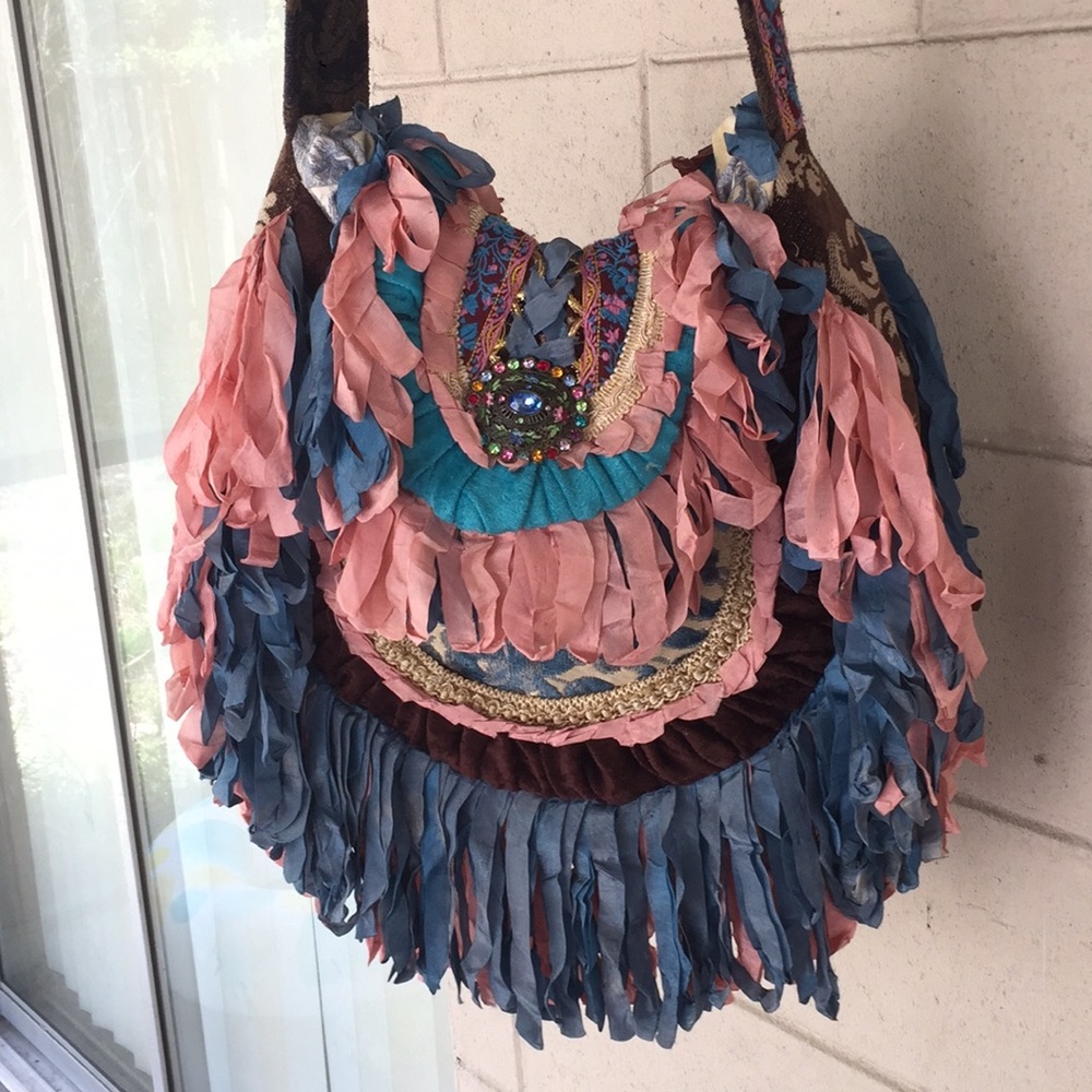 Izabella Rose 🥀 gypsy carpet bag